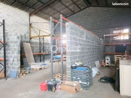 local d'activité 704 m²