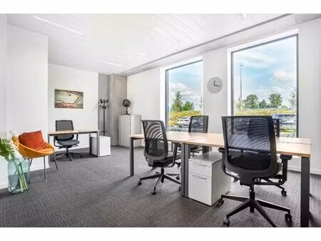 espace de bureau privé pour 5 personnes à regus brecht