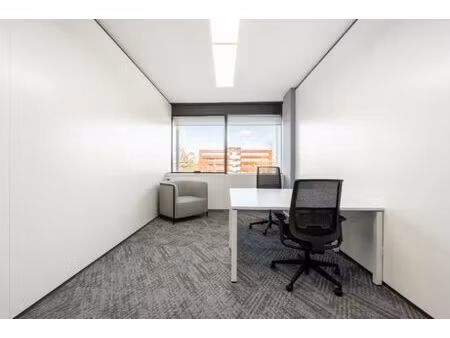 espace de bureau privé pour 2 personnes à regus erembodegem