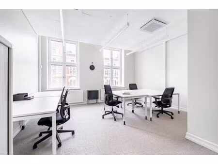 espace de bureau privé pour 5 personnes à regus louisecentre