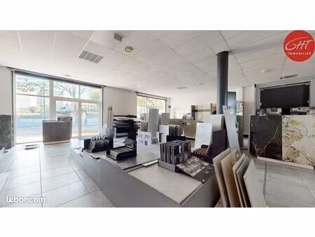 local commercial 303 m² serre-les-sapins