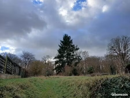 grand terrain avec maison 1900 à rénover grand travaux