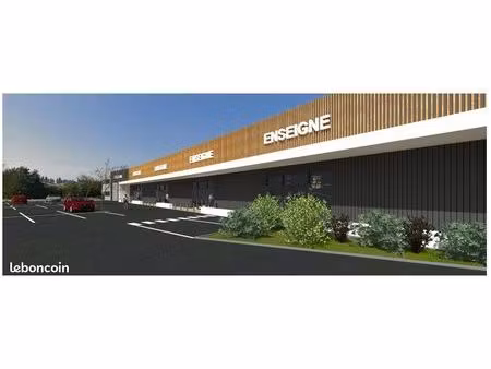 local 244 m² candé