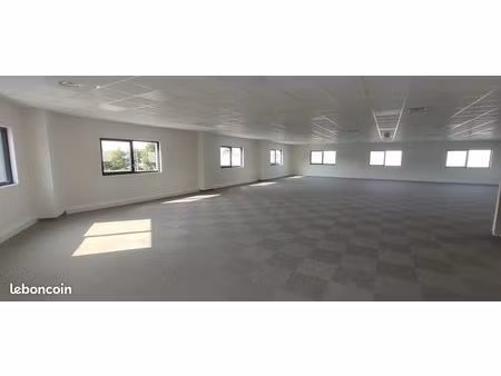 bureaux 600 m²