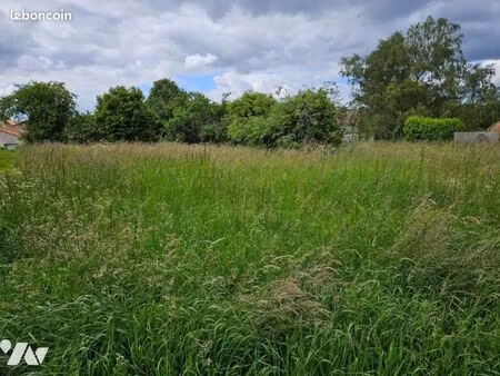 terrain 1595 m² payre