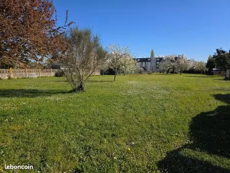 terrain 2055 m² montmorillon