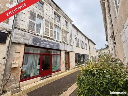 immeuble 3 pièces 257 m²