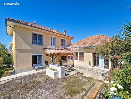 maison 6 pièces 157 m²