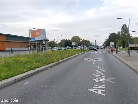 boutique 130 m² thiais