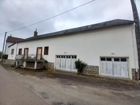 ensemble maison et grange biches 58110