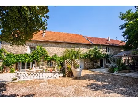 propriété au calme avec grand terrain