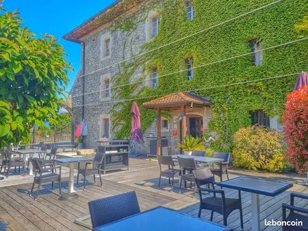 boutique 110 m² douvaine