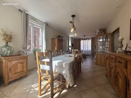 maison 8 pièces 145 m²