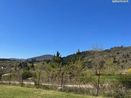 terrain 1 600 m² enval