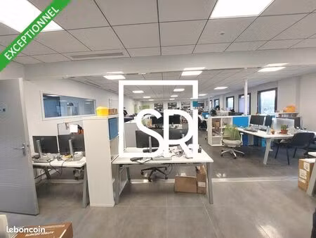 bureaux 693 m²