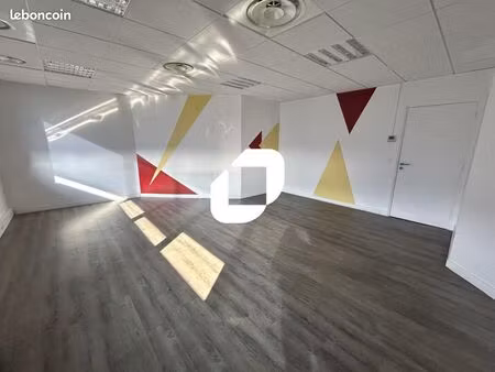 bureau 452 m²