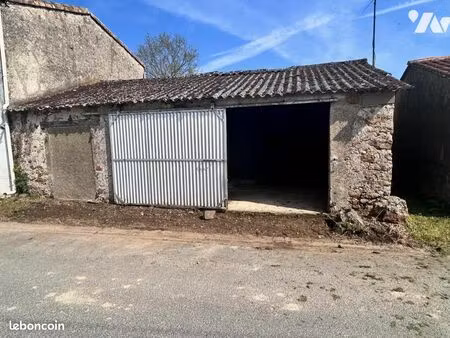 local divers 46 m² corcoue sur logne