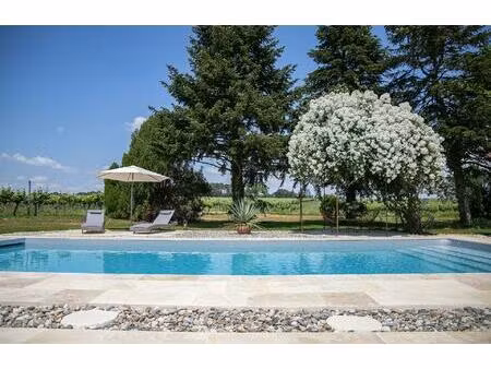 restaurant/lieu de mariage  café  2 gîtes  2 maisons  piscine chauffée