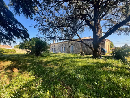 maison pierre avec jardin et dépendances