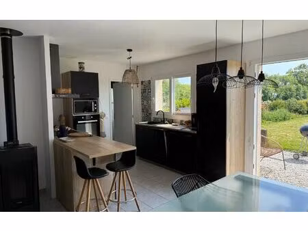 location maison  m² t-4 à putot-en-auge  1 200 €