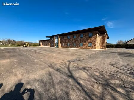 bureaux 2385 m² mennecy