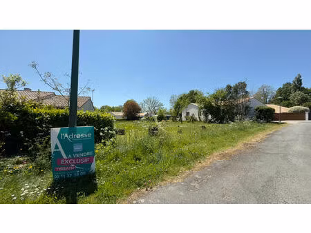 mouilleron le captif terrain a vendre 520m² hors lotissement exclusivite amepi