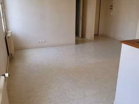 location appartement 2 pièces à neufchâtel-en-bray (76270) : à louer 2 pièces / 47m² neufc