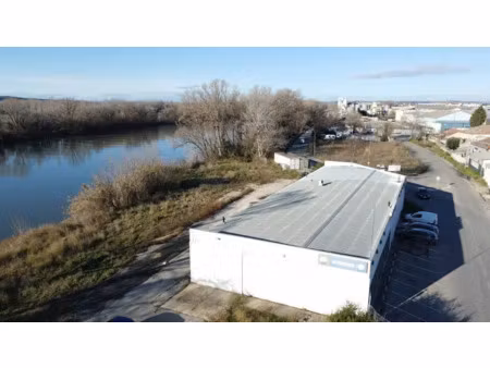 à louer - local commercial 600 m² - le pontet