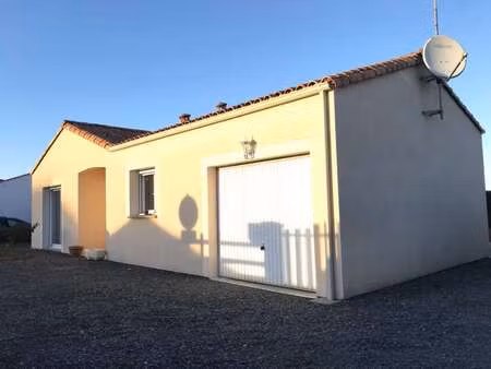 vente maison à vouillé-les-marais (85450) : à vendre / 93m² vouillé-les-marais