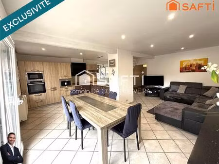 superbe maison composée de 2 appartements indépendants avec terrasse  le tout sur 3 60 are