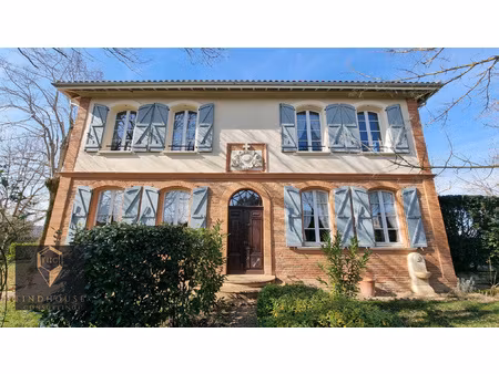 propriete t8 - 286 m2 - parc - garage - 7297 m2 vue pyrenee