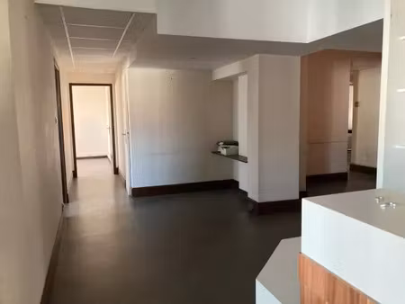 vente bureau 215 m² perpignan (66000)