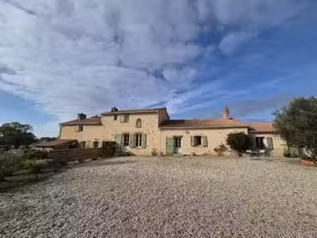 vente maison à villeneuve-en-retz (44580) : à vendre / 232m² villeneuve-en-retz