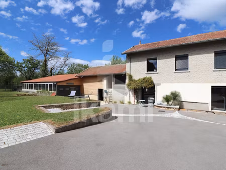 vente maison 8 pièces 220 m² à bougé-chambalud (38150)  443 000 €