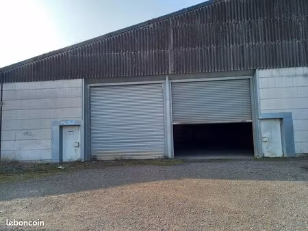 location entrepôt 217m²