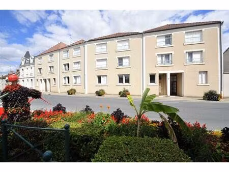 location appartement 2 pièces 62 m² à levroux (36110)