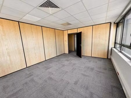 location bureau 134 m² à tours (37100)
