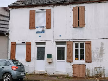 location appartement 3 pièces 56 m² à saint-pourçain-sur-sioule (03500)  495 €