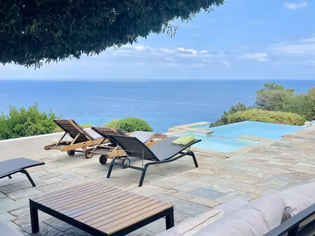 propriété exceptionelle avec vue panoramique unique sur les î