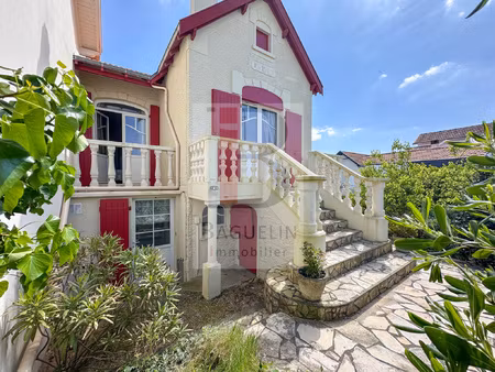 maison vue mer avec jardin