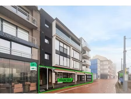 propriété commerciale avec une excellente réputation à blan…