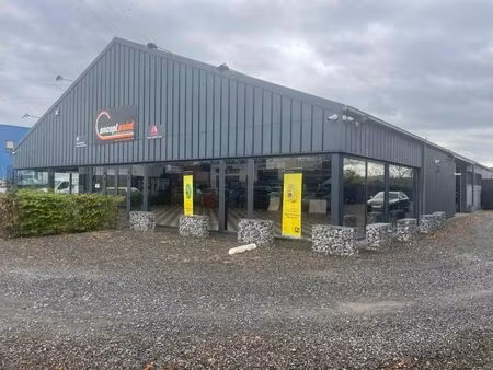 à louer ou à vendre - showroom ateliers et bureaux à seraing