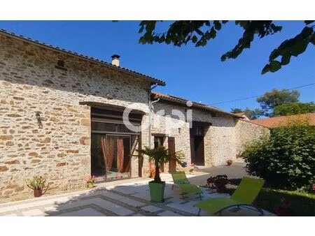 maison peyrilhac 160 m² t-5 à vendre  299 900 €