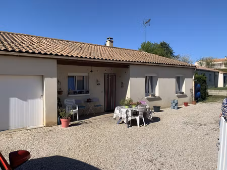 maison de plain pied de 90m2 à la cailliere saint-hilaire