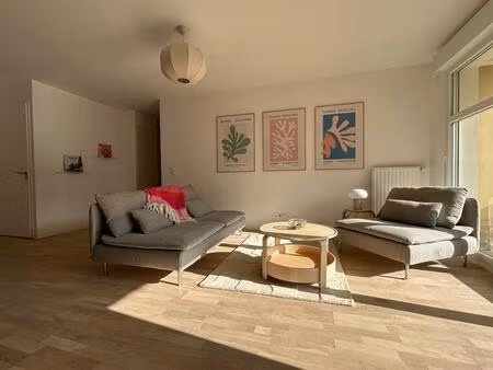 beau t3 de 65m² avec balcon + parking ( non meublé)