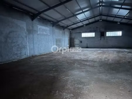 local d'activité de 370m2 beau a louer