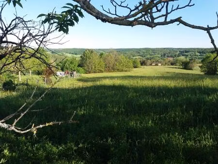 terrain avec cu de 2244 m²   non viabilisé . etude de sol g1 faite