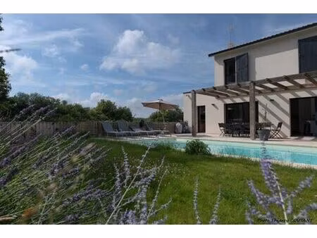 villa de luxe de 4 chambres en rent 18 rue de la bessure  saint-augustin  charente-maritim