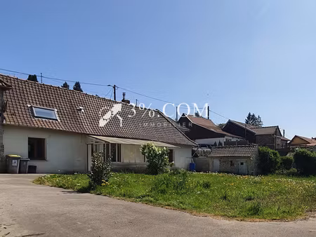 à thiembronne  maison de campagne de 4 pièces  à conforter  avec vaste jardin.