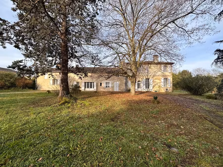 maison de luxe à vendre à arveyres